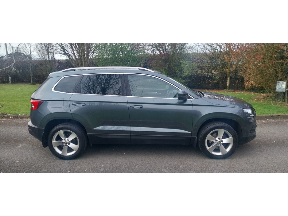 2021 Skoda Karoq - image 7