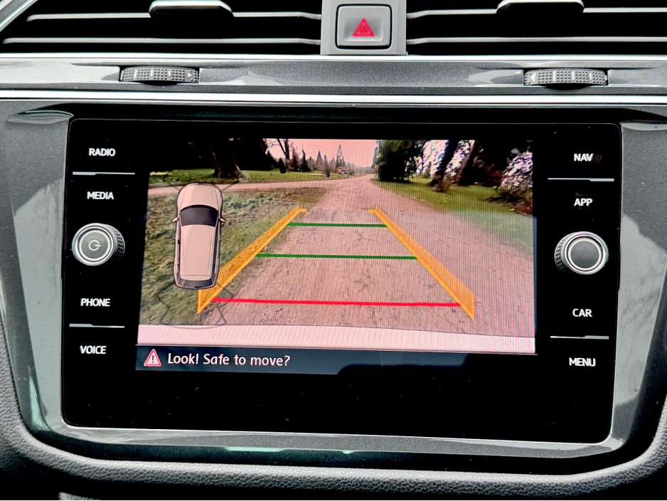 2019 Volkswagen Tiguan - image 43