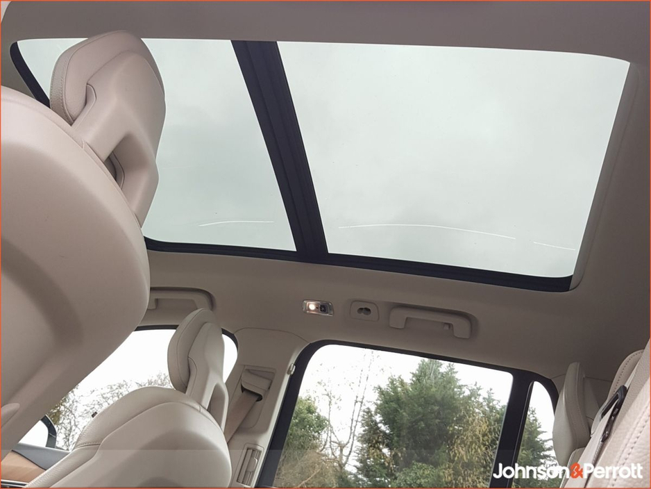 2021 Volvo XC90 - image 18