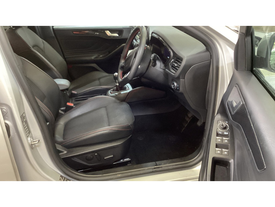 2022 Ford Focus - image 11