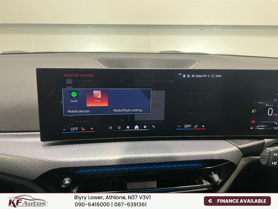 2025 BMW 3 Series - image 32