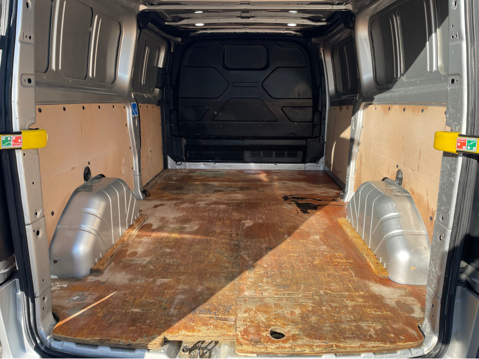 2022 Ford Transit Custom - image 18