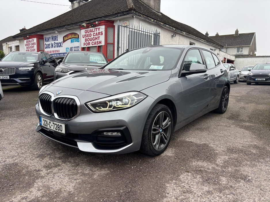 2022 BMW 1 Series - image 2