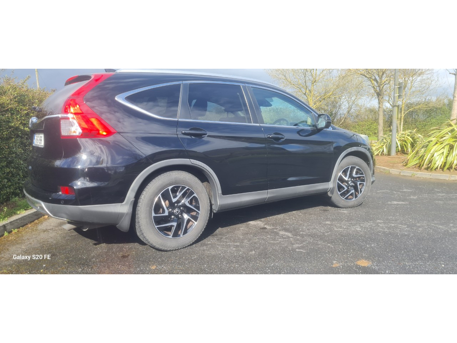 2017 Honda CR-V - image 4