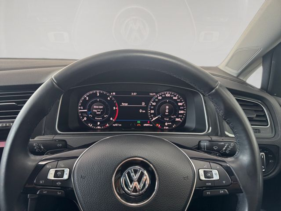 2019 Volkswagen Golf - image 13