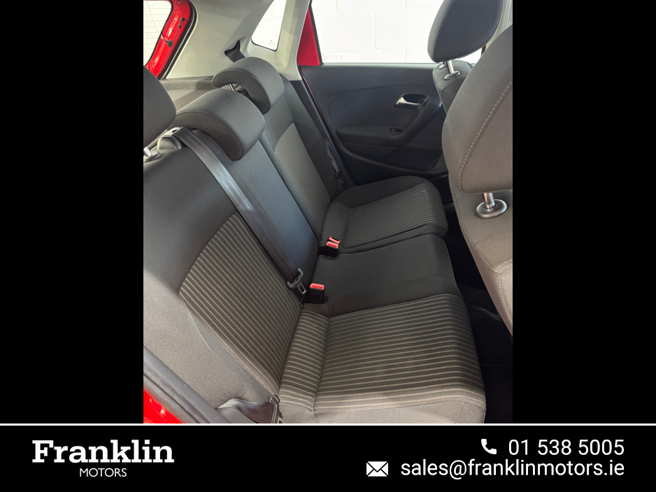 2012 Volkswagen Polo - image 8