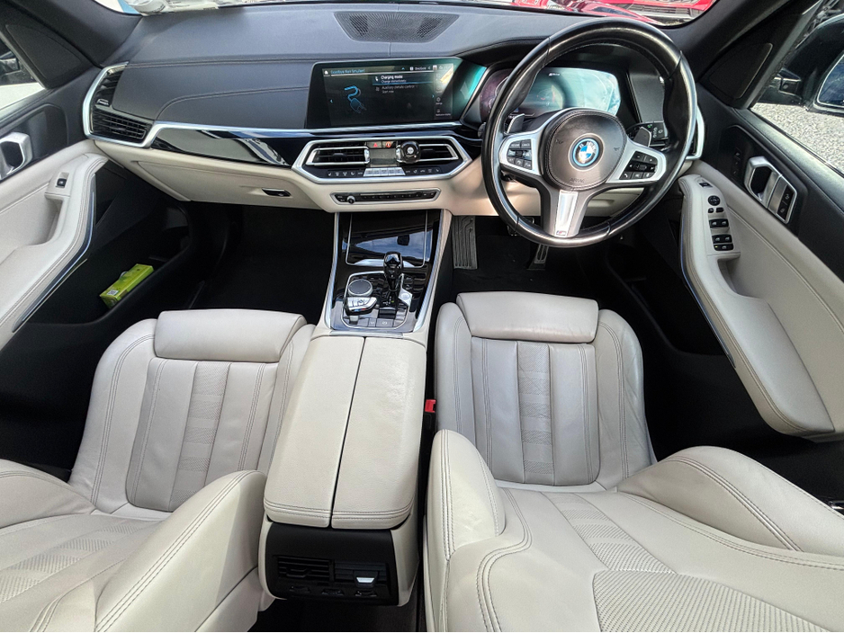 2022 BMW X5 - image 6