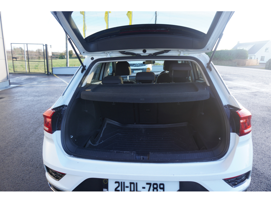 2021 Volkswagen T-Roc - image 11