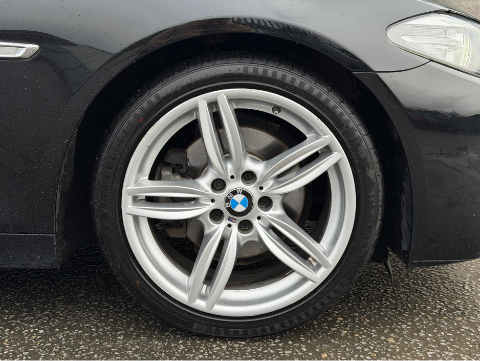 2015 BMW 5 Series - image 12