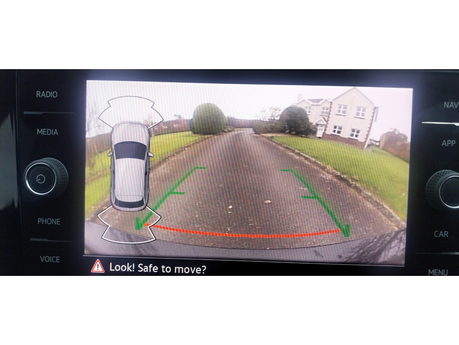 2023 Volkswagen T-Roc - image 11