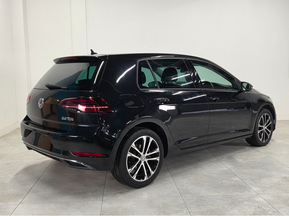 2020 Volkswagen Golf - image 6