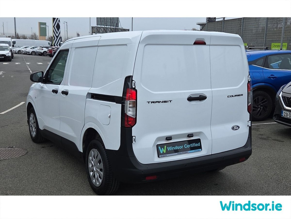 2025 Ford Transit Courier - image 13