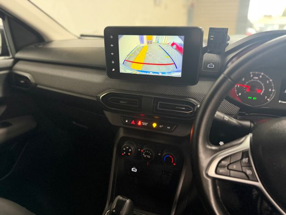 2023 Dacia Sandero - image 10