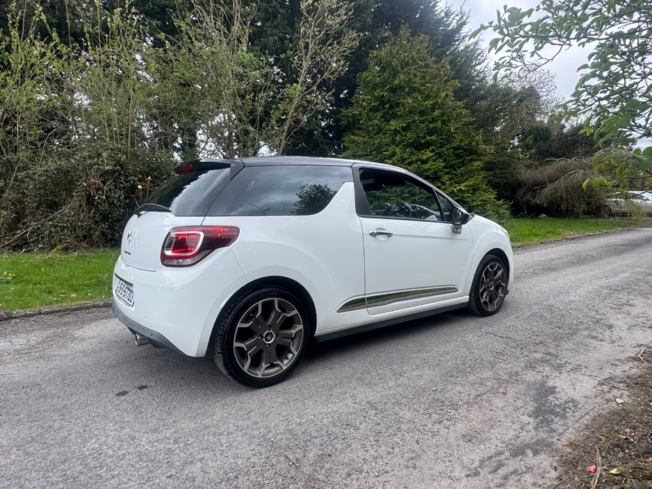 2015 Citroen DS3 - image 2