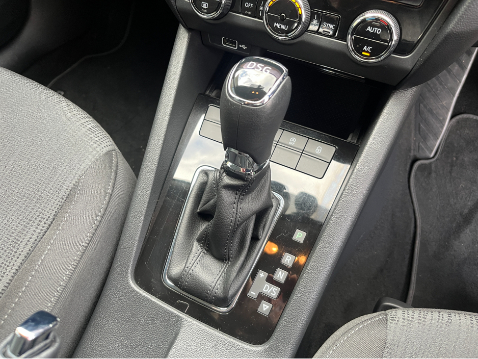 2018 Skoda Octavia COMBI STYLE AUTOMATIC 1.0 TSI 115HP //HIGH SPEC//SAT NAV//REVERSE CAMERA//LOW MILES// €17,950