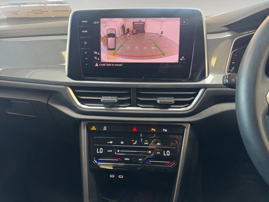 2022 Volkswagen T-Roc - image 14