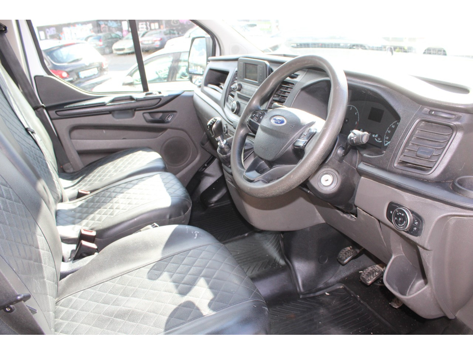 2021 Ford Transit Custom - image 6