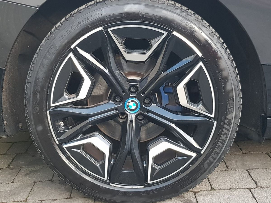 2023 BMW iX xDrive40 M Sport €57,995