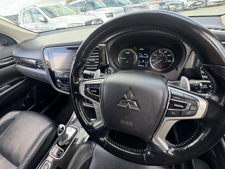 2018 Mitsubishi Outlander - image 15