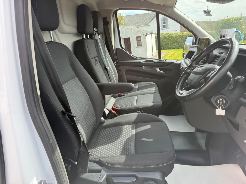 2022 Ford Transit - image 15