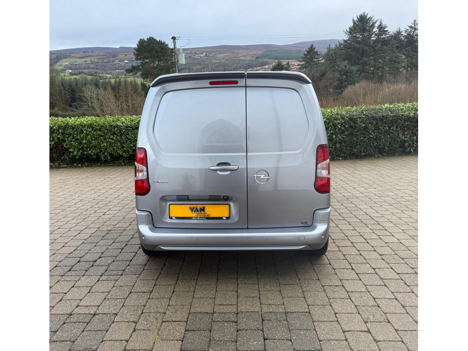 2024 Opel Combo SPORT L1H1-1.5 100PS D-6SP NO VAT! €23,450