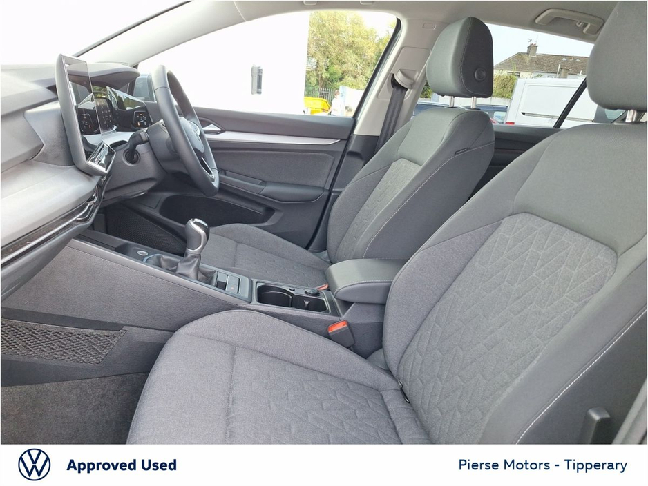 2025 Volkswagen Golf - image 7