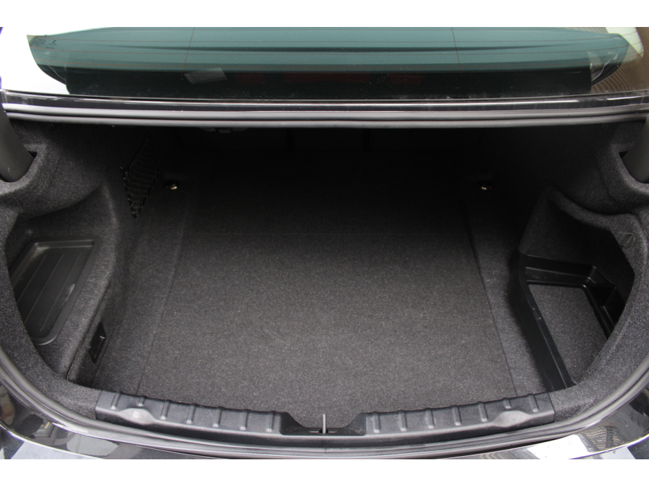 2018 BMW 3 Series - image 22