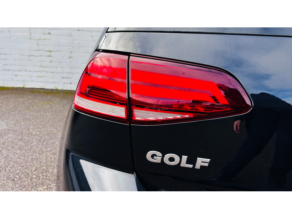 2018 Volkswagen Golf NCT AUG '27 AUTOMATIC PETROL WITH REVERSE CAMERA €18,995