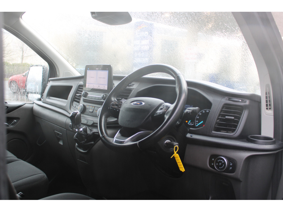 2021 Ford Transit Custom - image 2