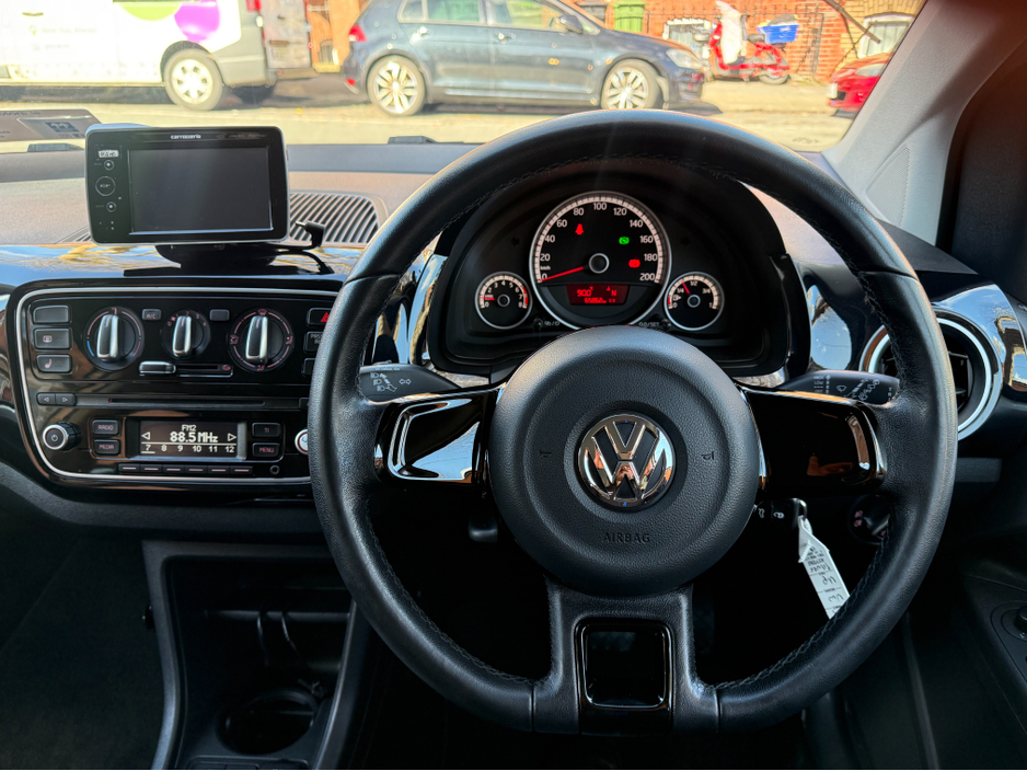 2013 Volkswagen up! - image 14