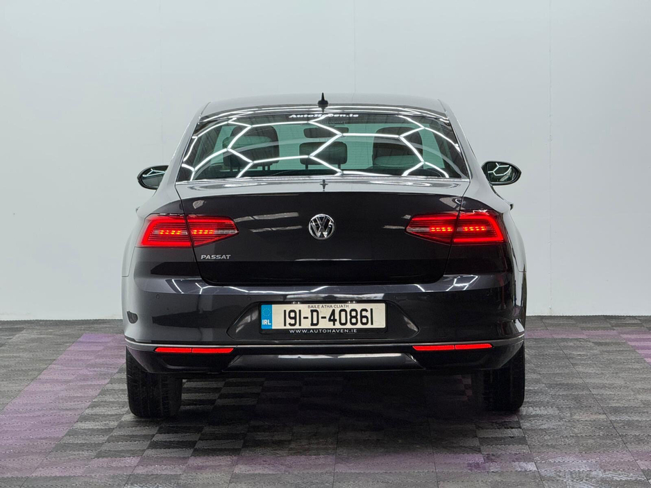2019 Volkswagen Passat - image 5