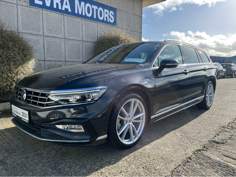 2021 Volkswagen Passat - image 5