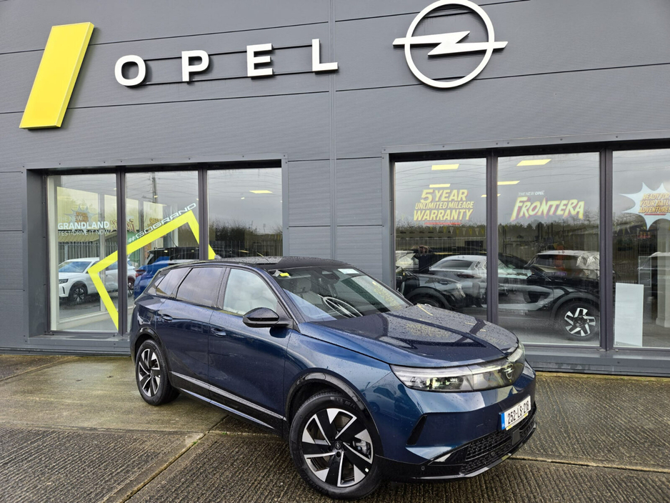 2025 Opel Grandland GS 73 kWh BEV €38,000