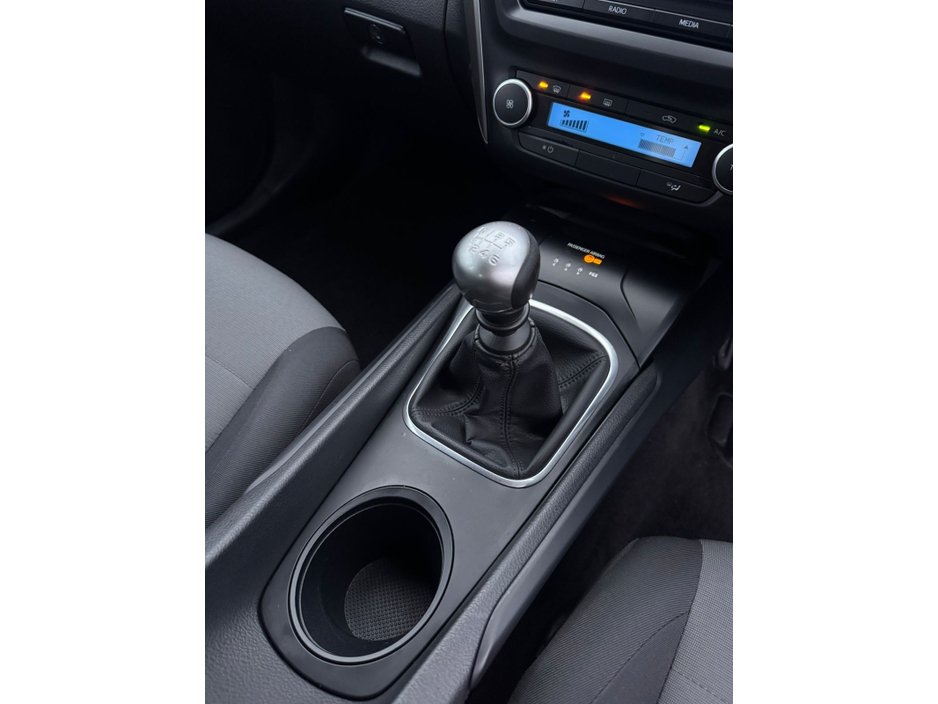 2015 Toyota Avensis 1.6 D AURA 4DR €8,950