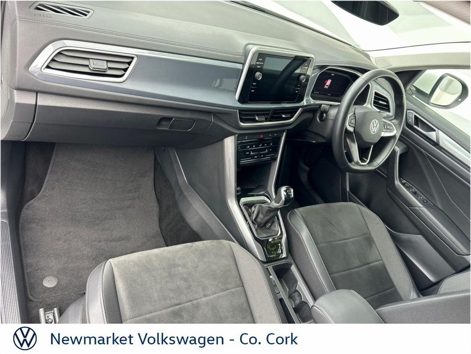 2023 Volkswagen T-Roc - image 16