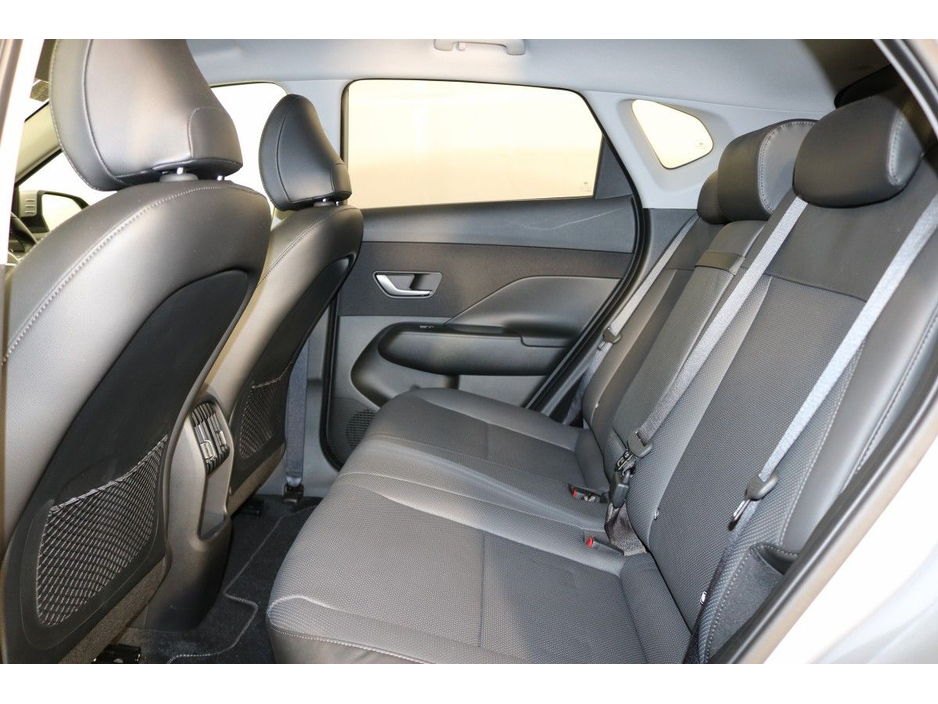 2025 Hyundai Kona - image 9