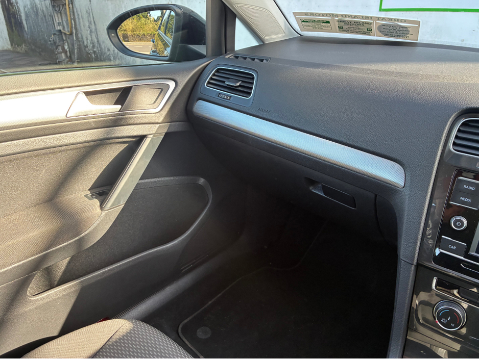 2019 Volkswagen Golf - image 19