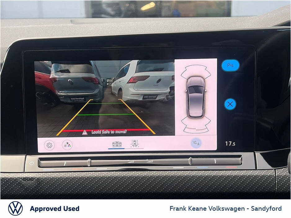 2023 Volkswagen Golf - image 16