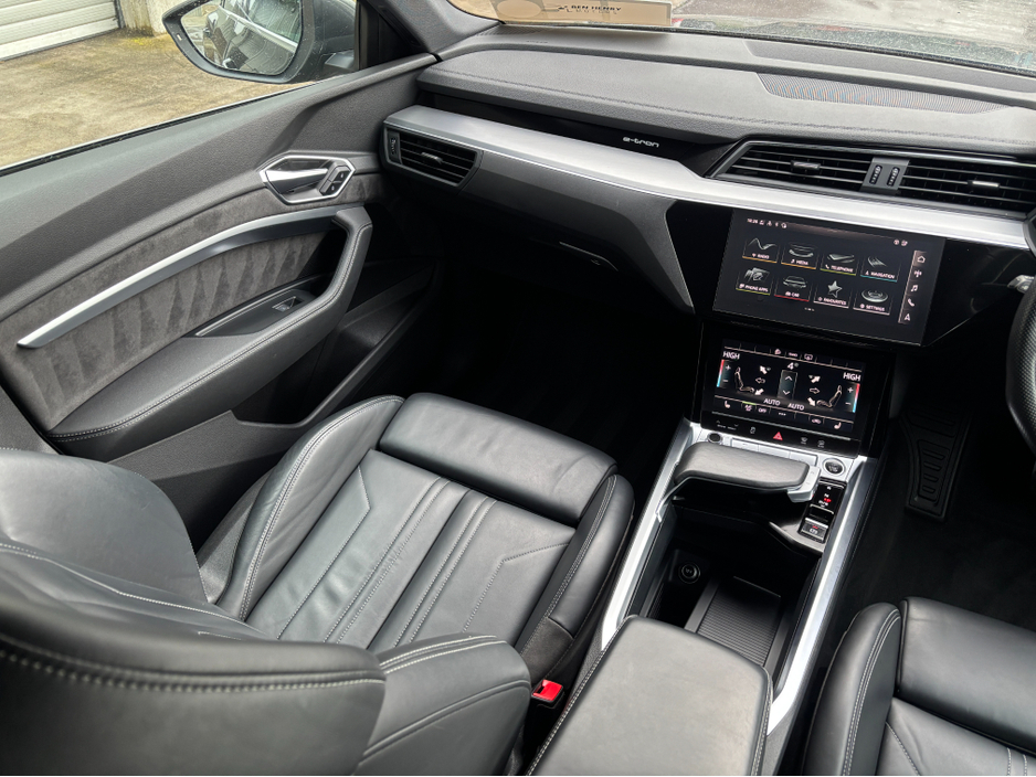 2021 Audi e-tron - image 11