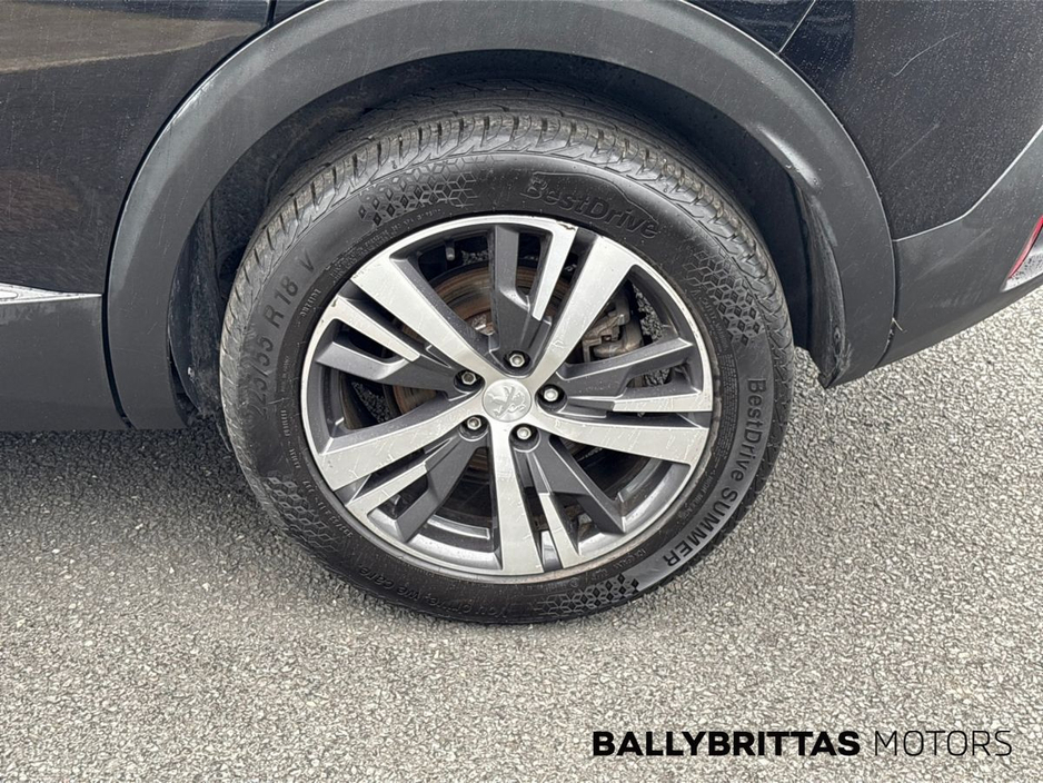 2023 Peugeot 3008 - image 8