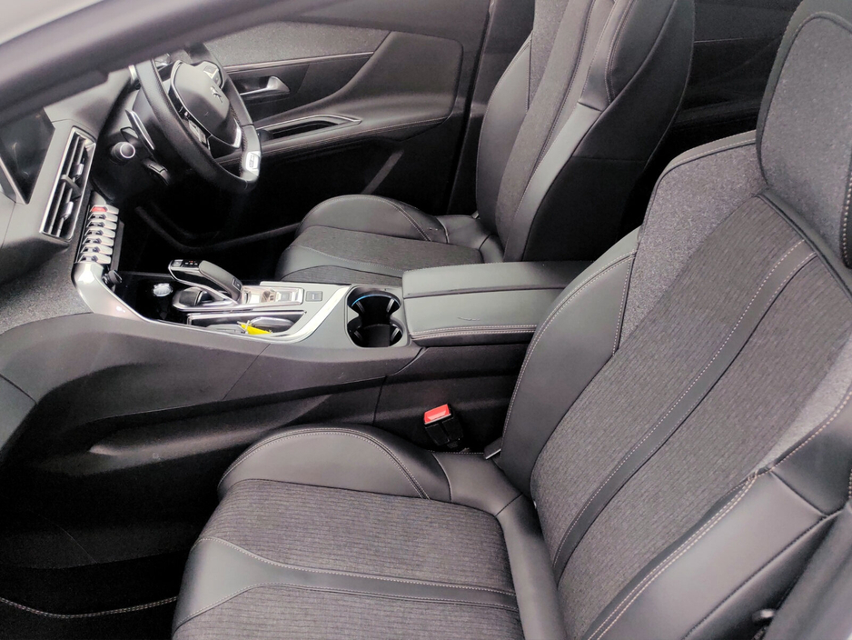 2020 Peugeot 3008 - image 24