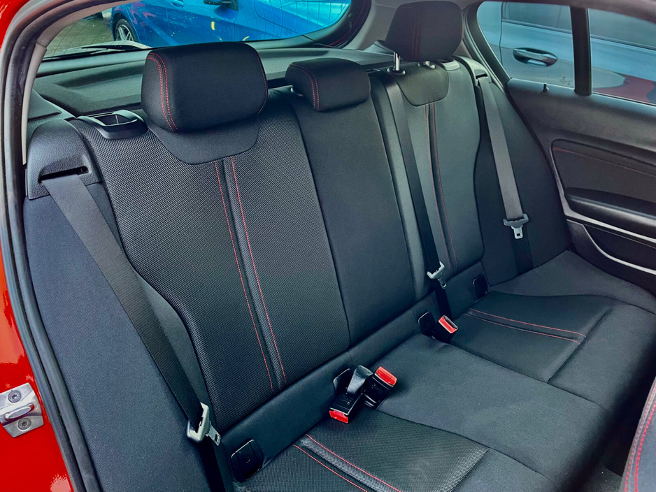 2016 BMW 1 Series - image 18