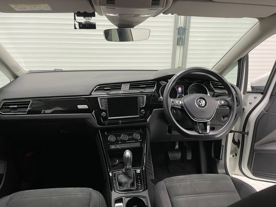 2017 Volkswagen Touran  €16,995