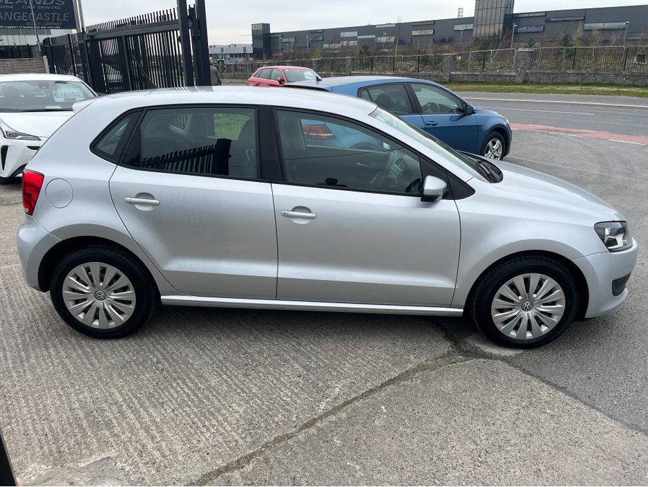 2011 Volkswagen Polo - image 7