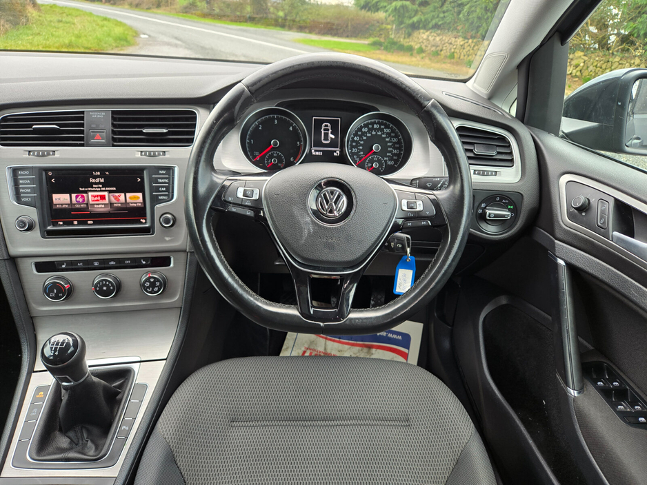 2016 Volkswagen Golf - image 13