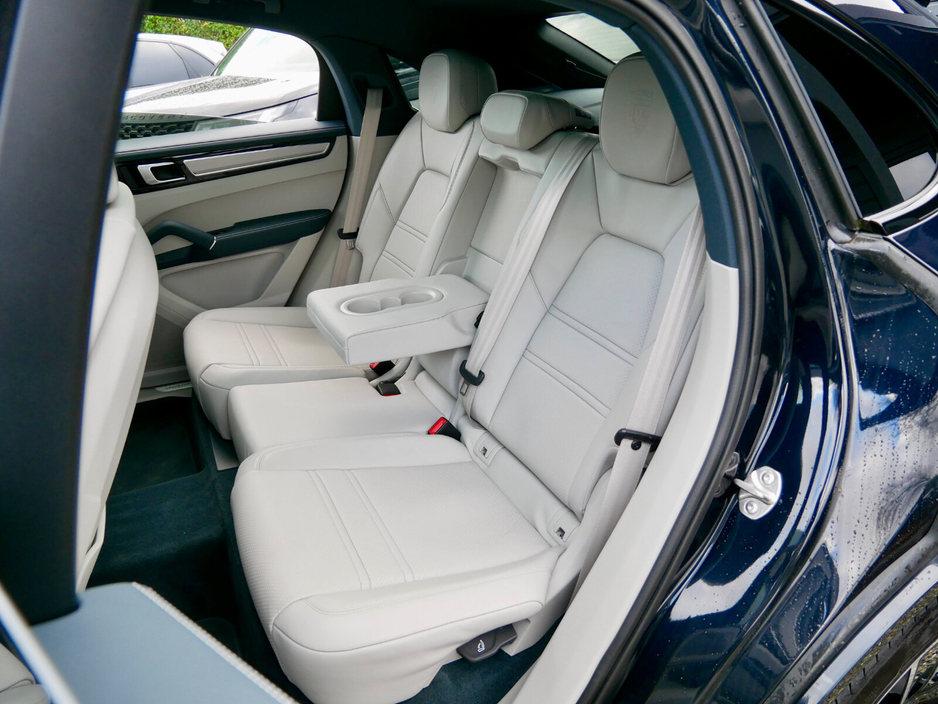 2023 Porsche Cayenne 3.0 V6 E-Hybrid 4WD Auto €87,950