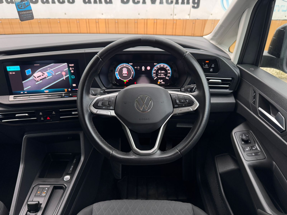 2025 Volkswagen Caddy Maxi Life LIFE TDI 122BHP A7F 5DR A €42,500