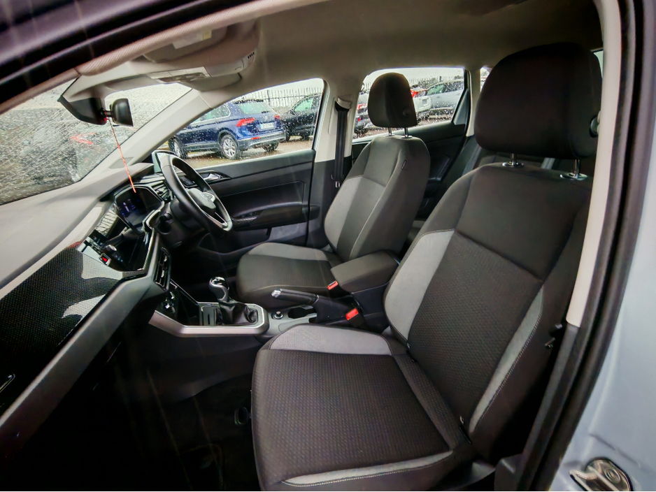 2025 Volkswagen Polo - image 4