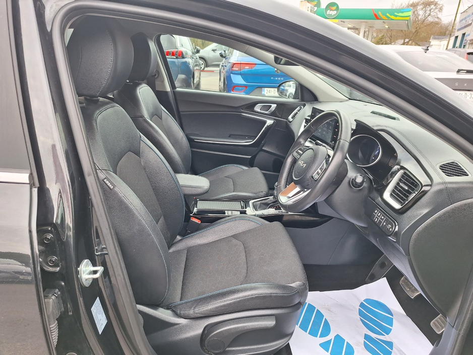 2023 Kia XCeed - image 11