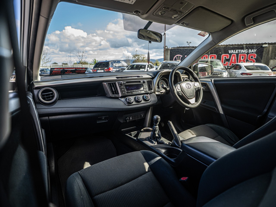 2014 Toyota Rav4 - image 7